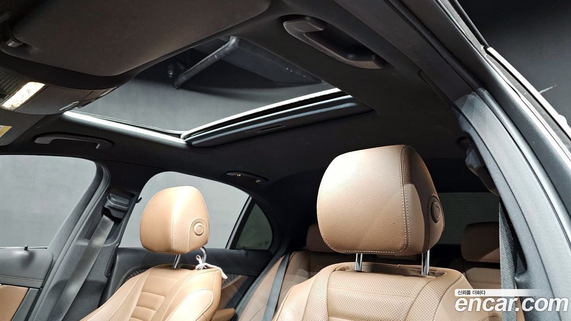 Mercedes-Benz E-Class 2022