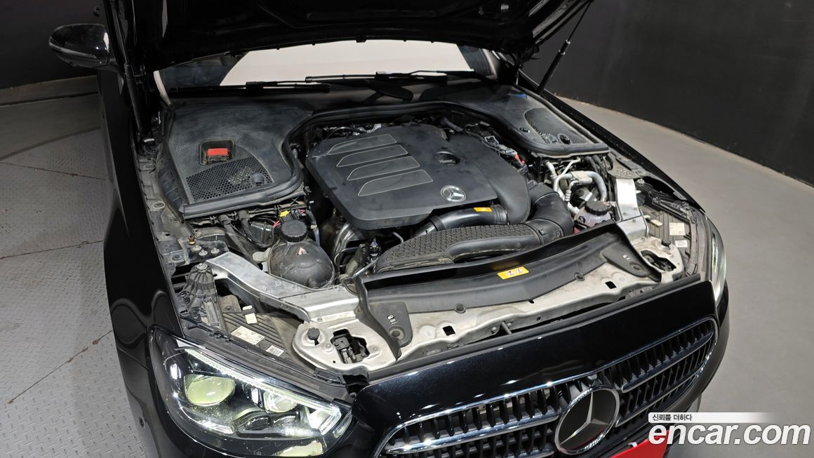Mercedes-Benz E-Class 2022