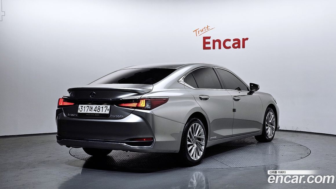 Lexus ES 2022