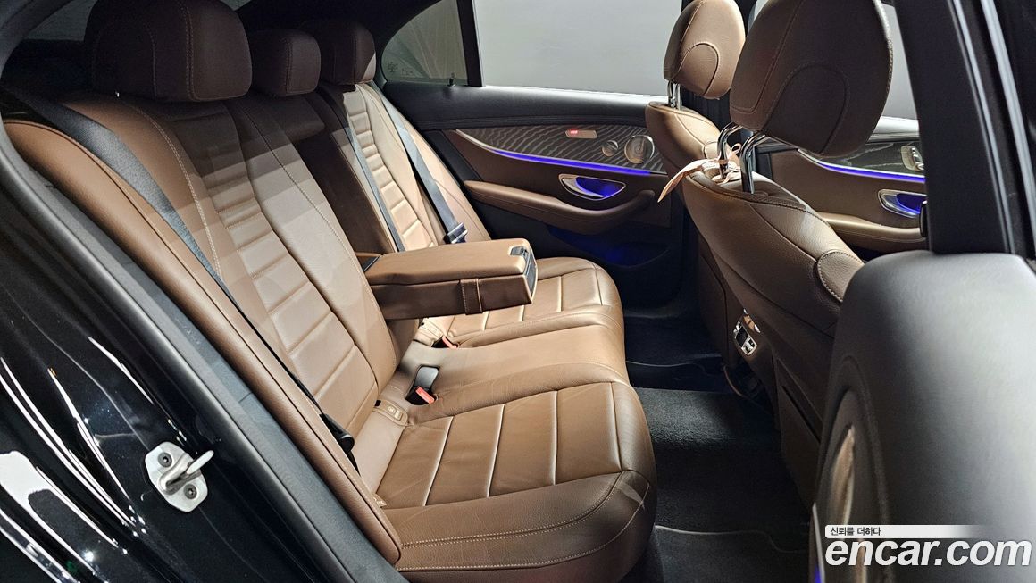 Mercedes-Benz E-Class 2022