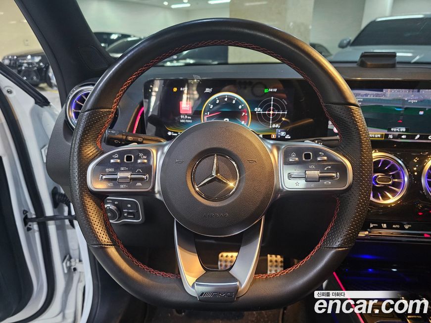 Mercedes-Benz GLB-Class 2021