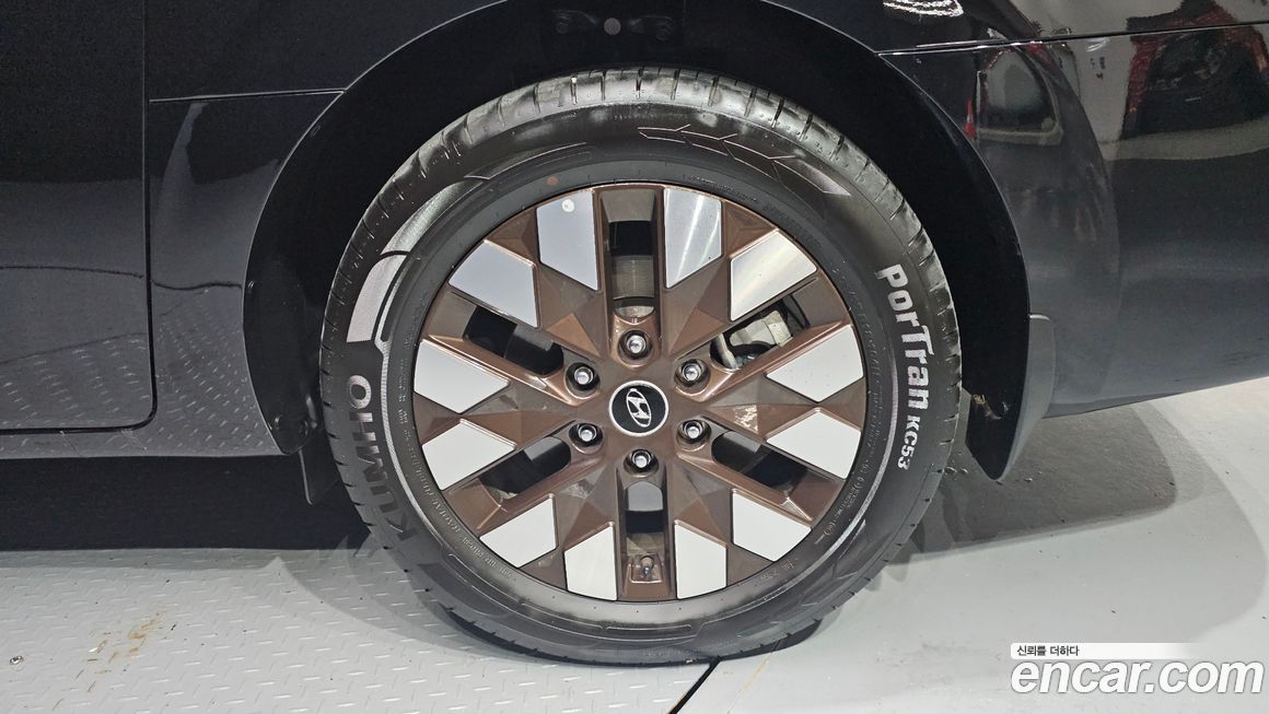 Hyundai Staria 2023