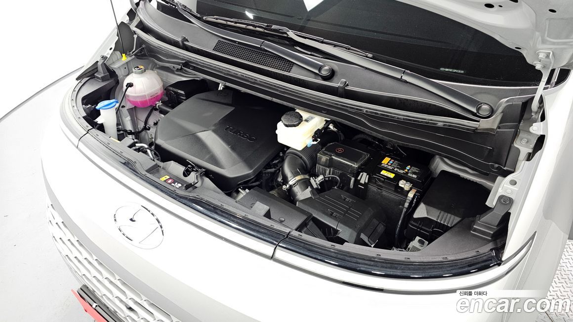 Hyundai Staria 2023
