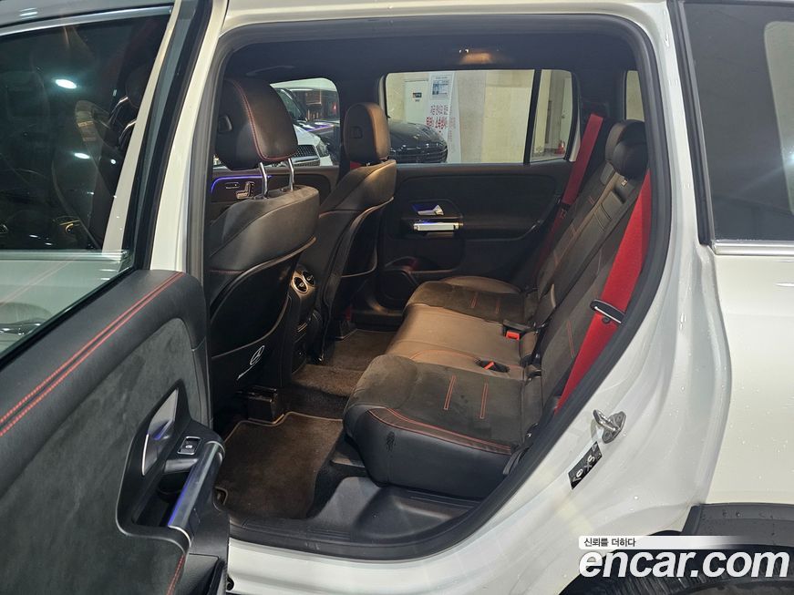 Mercedes-Benz GLB-Class 2021