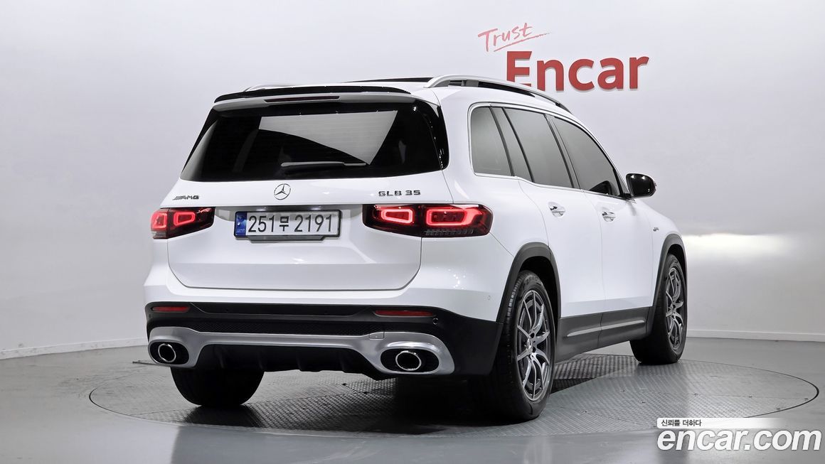 Mercedes-Benz GLB-Class 2023