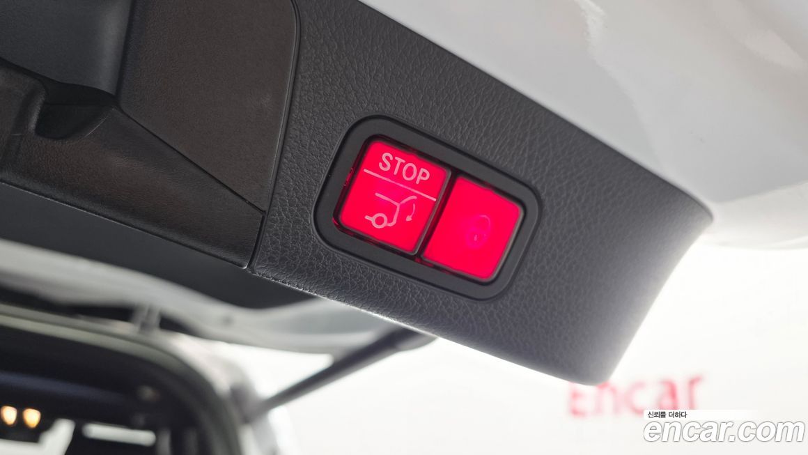 Mercedes-Benz GLB-Class 2023