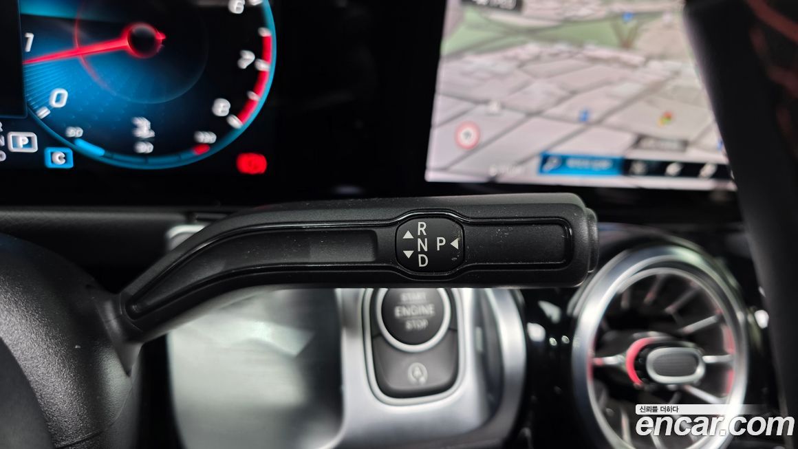 Mercedes-Benz GLB-Class 2023