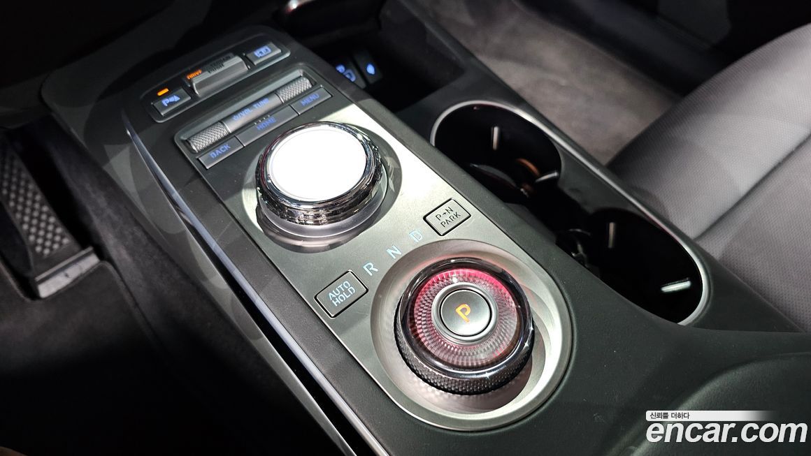 Genesis GV70 2024