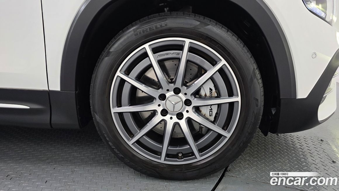 Mercedes-Benz GLB-Class 2023