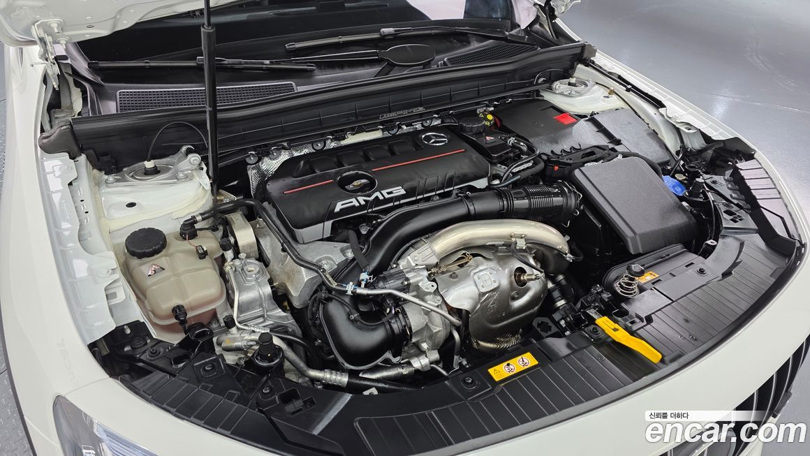 Mercedes-Benz GLB-Class 2023