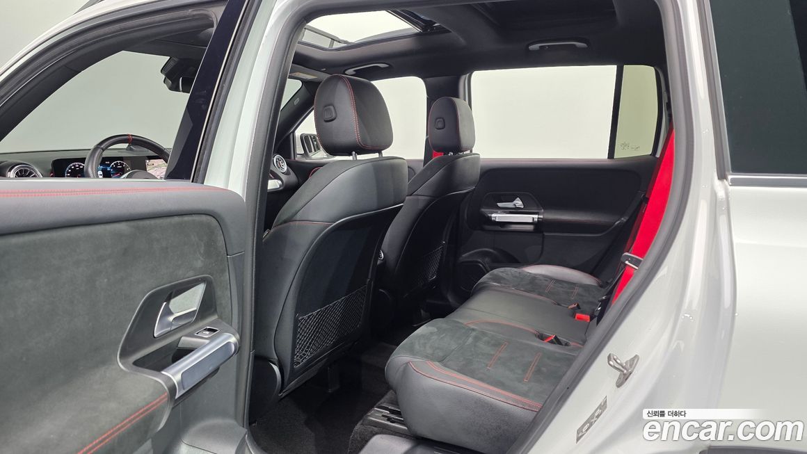 Mercedes-Benz GLB-Class 2023