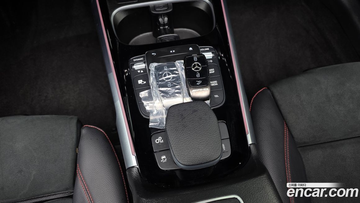 Mercedes-Benz GLB-Class 2023