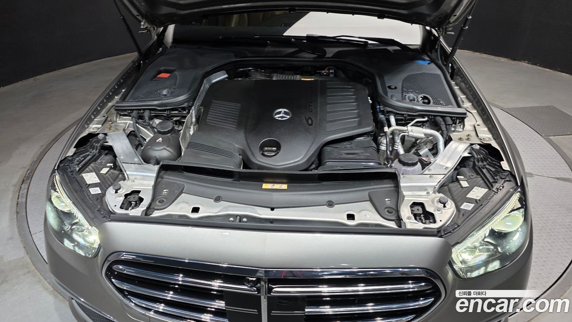 Mercedes-Benz E-Class 2021