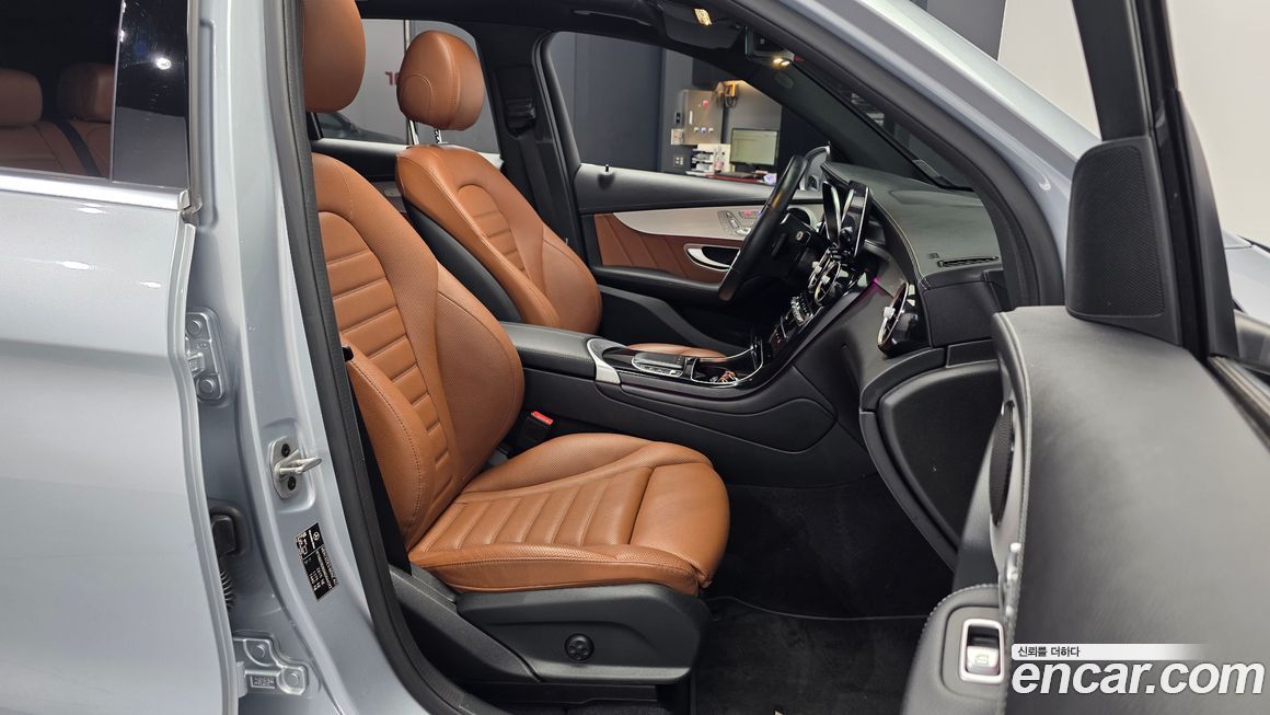 Mercedes-Benz GLC-Class 2022