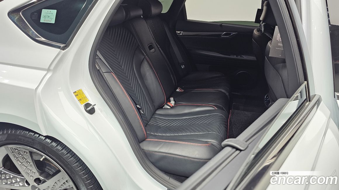 Genesis G80 2022