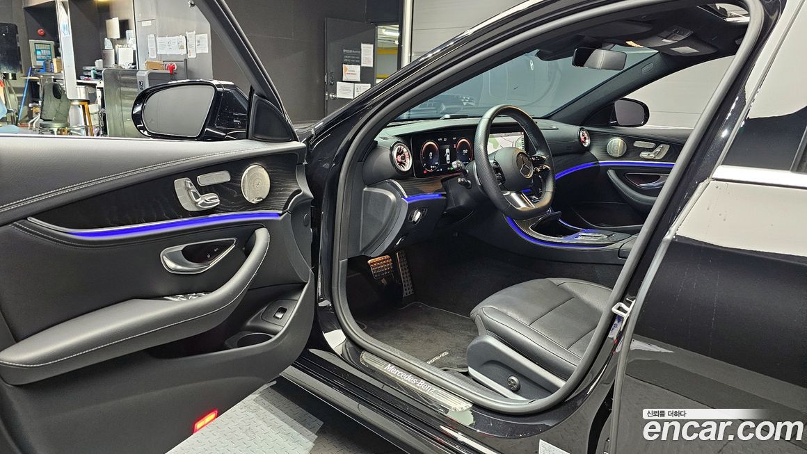 Mercedes-Benz E-Class 2023