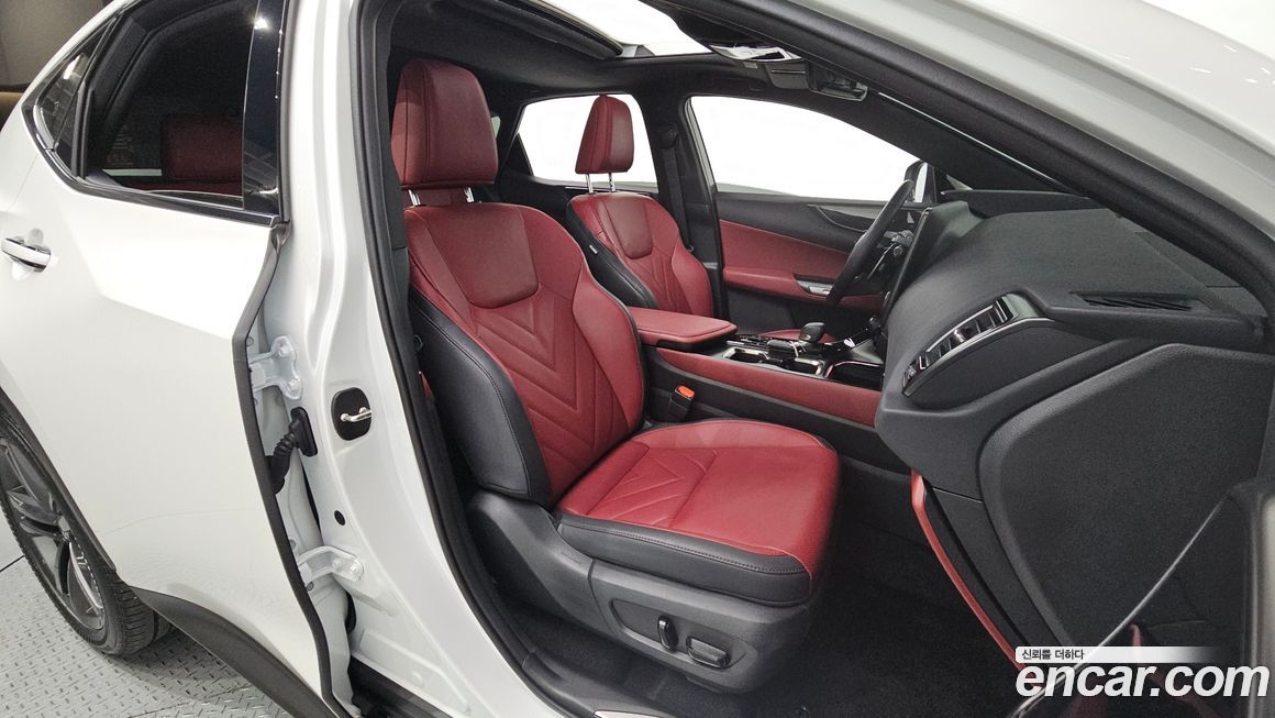 Lexus NX 2025