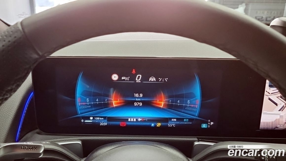 Mercedes-Benz GLB-Class 2025