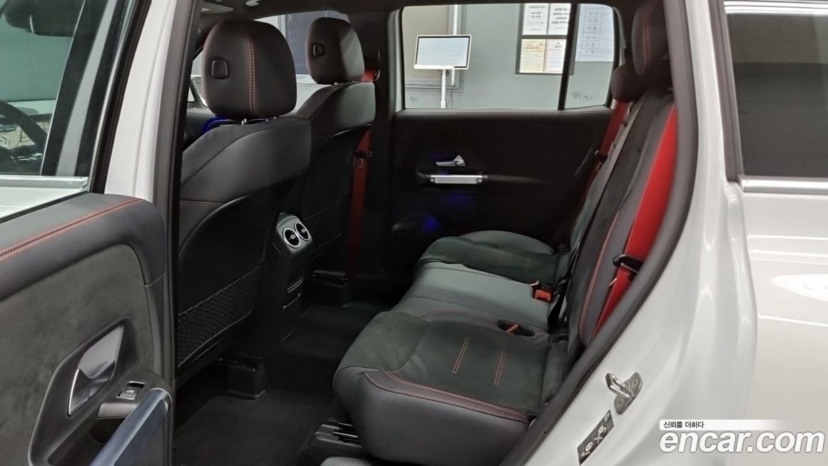 Mercedes-Benz GLB-Class 2025