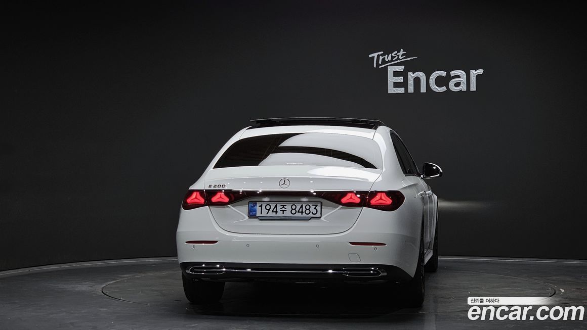 Mercedes-Benz E-Class 2025