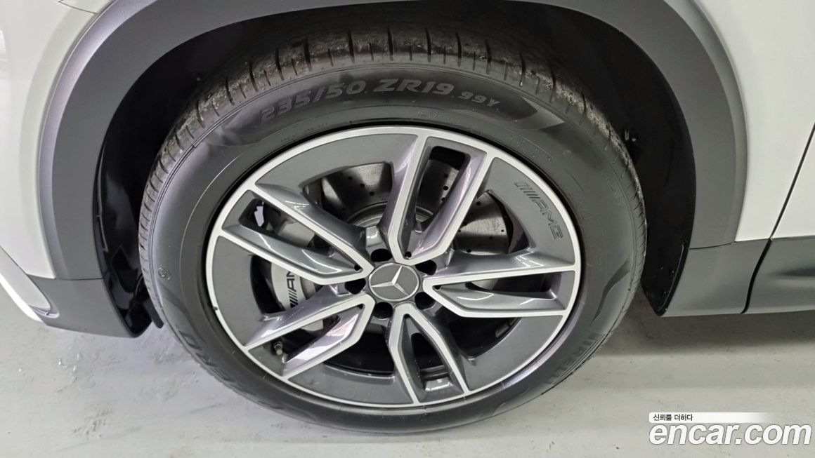 Mercedes-Benz GLB-Class 2025