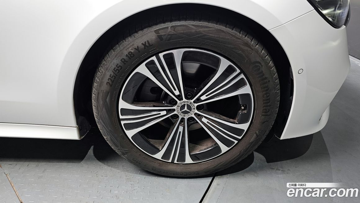 Mercedes-Benz E-Class 2025