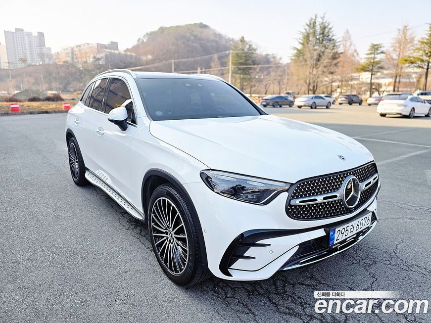 Mercedes-Benz GLC-Class 2023