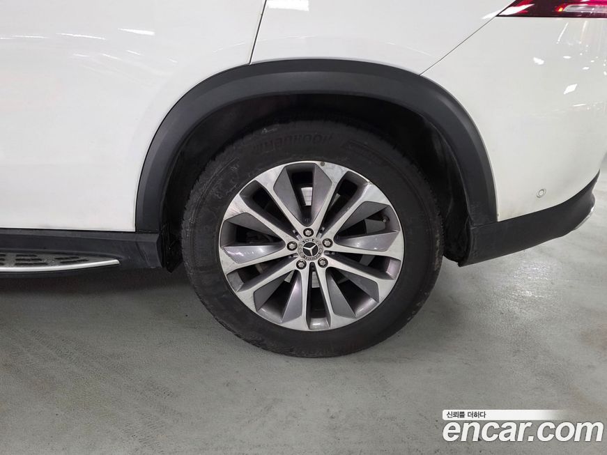 Mercedes-Benz GLE-Class 2023