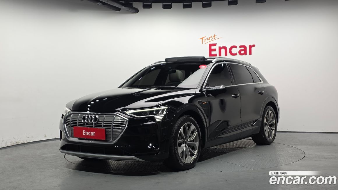 Audi e-tron 2023