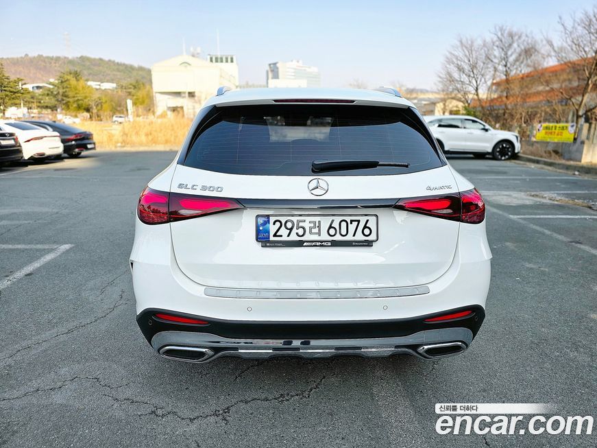 Mercedes-Benz GLC-Class 2023