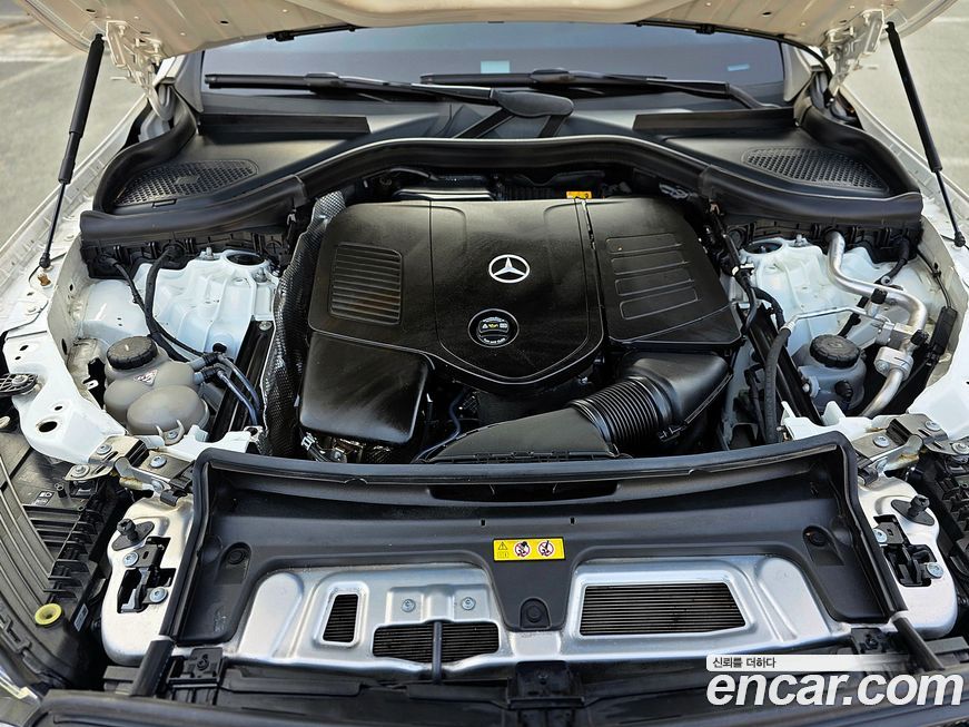 Mercedes-Benz GLC-Class 2023