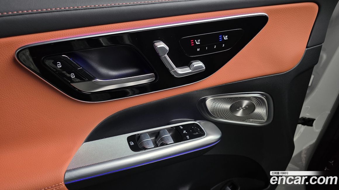 Mercedes-Benz GLC-Class 2025