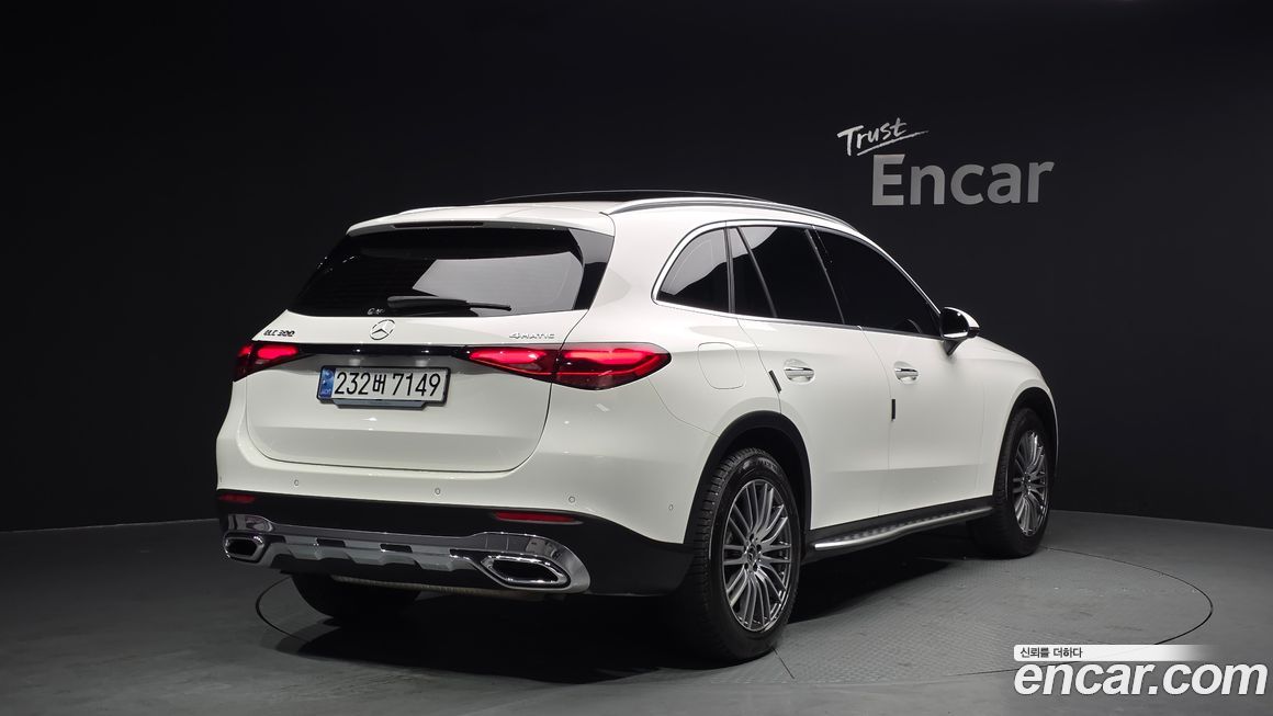 Mercedes-Benz GLC-Class 2025