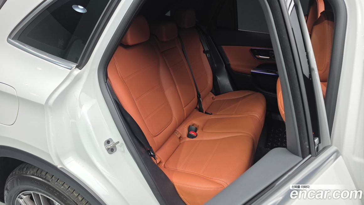 Mercedes-Benz GLC-Class 2025