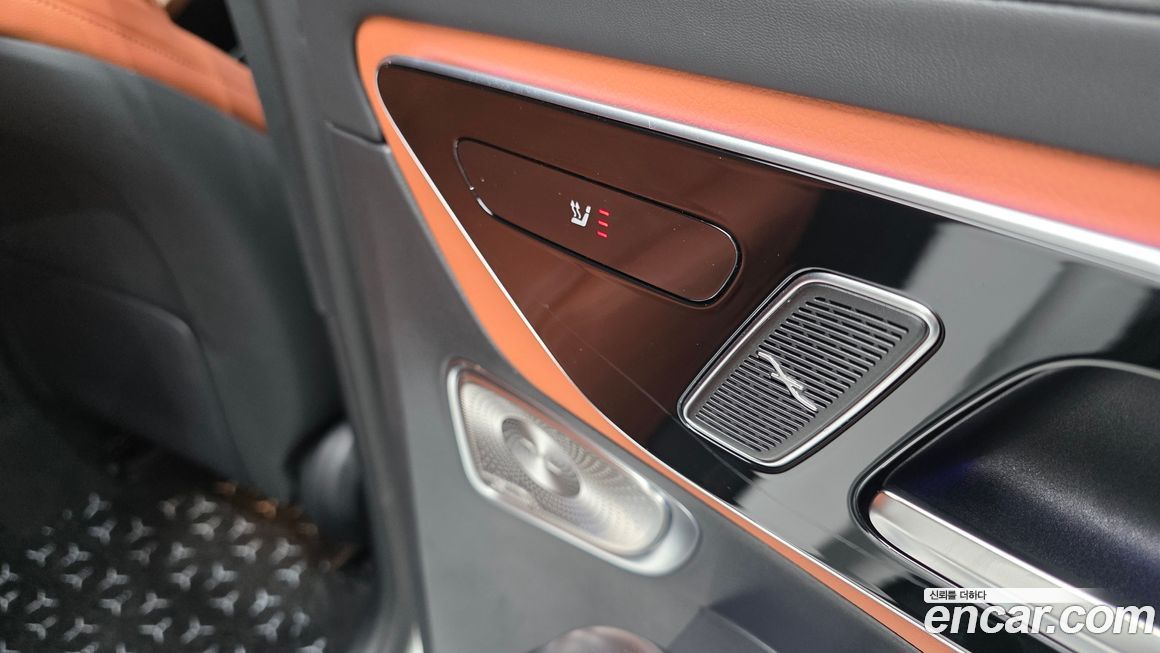 Mercedes-Benz GLC-Class 2025