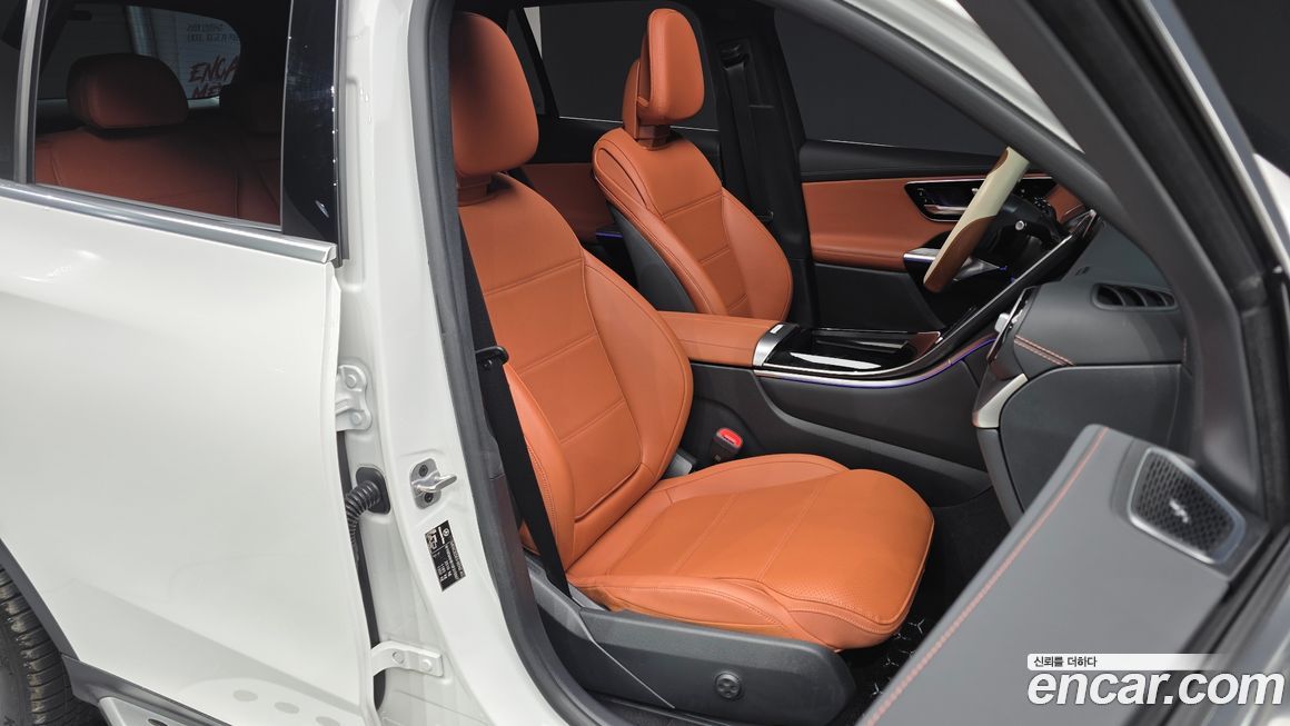 Mercedes-Benz GLC-Class 2025