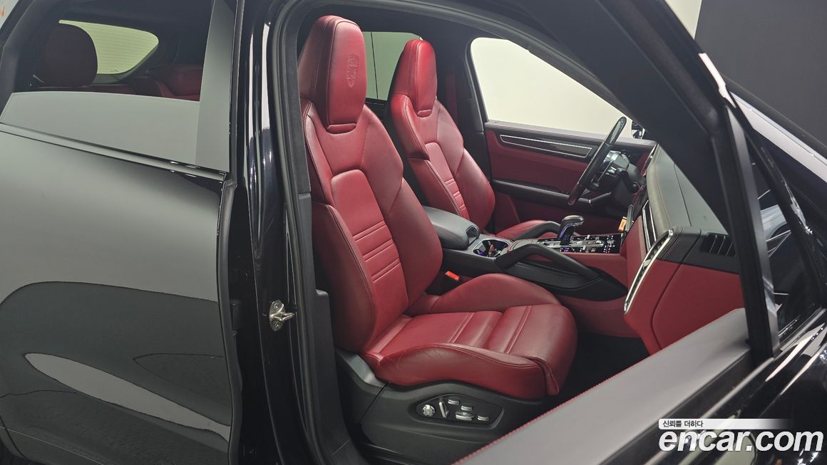 Porsche Cayenne 2021