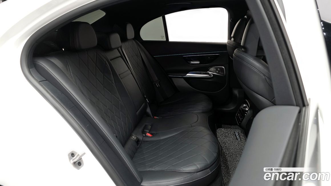 Mercedes-Benz E-Class 2024