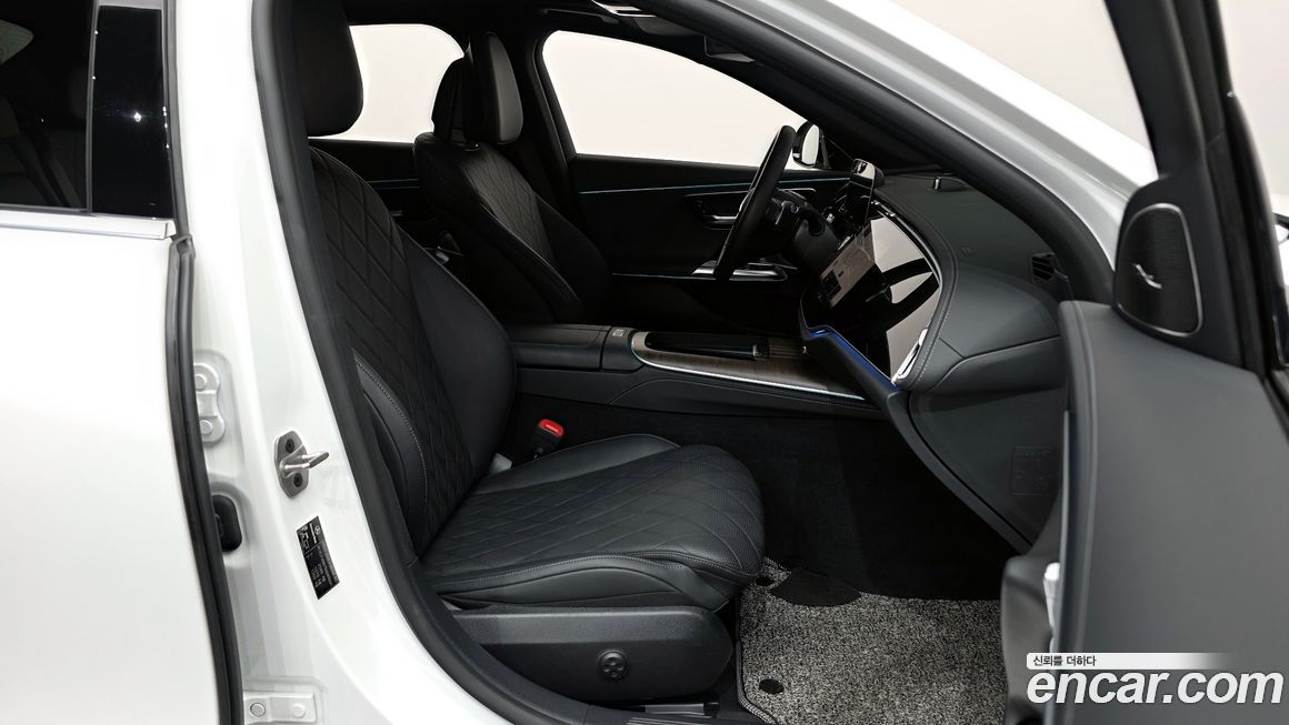 Mercedes-Benz E-Class 2024