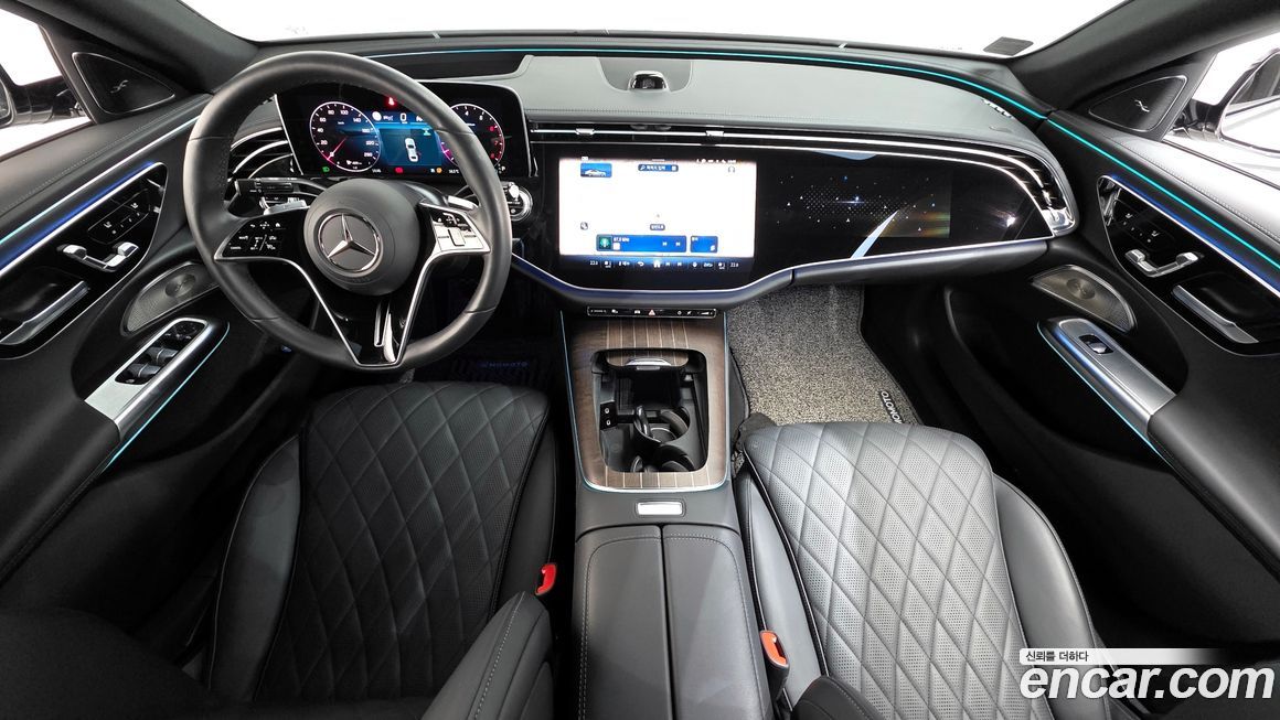 Mercedes-Benz E-Class 2024