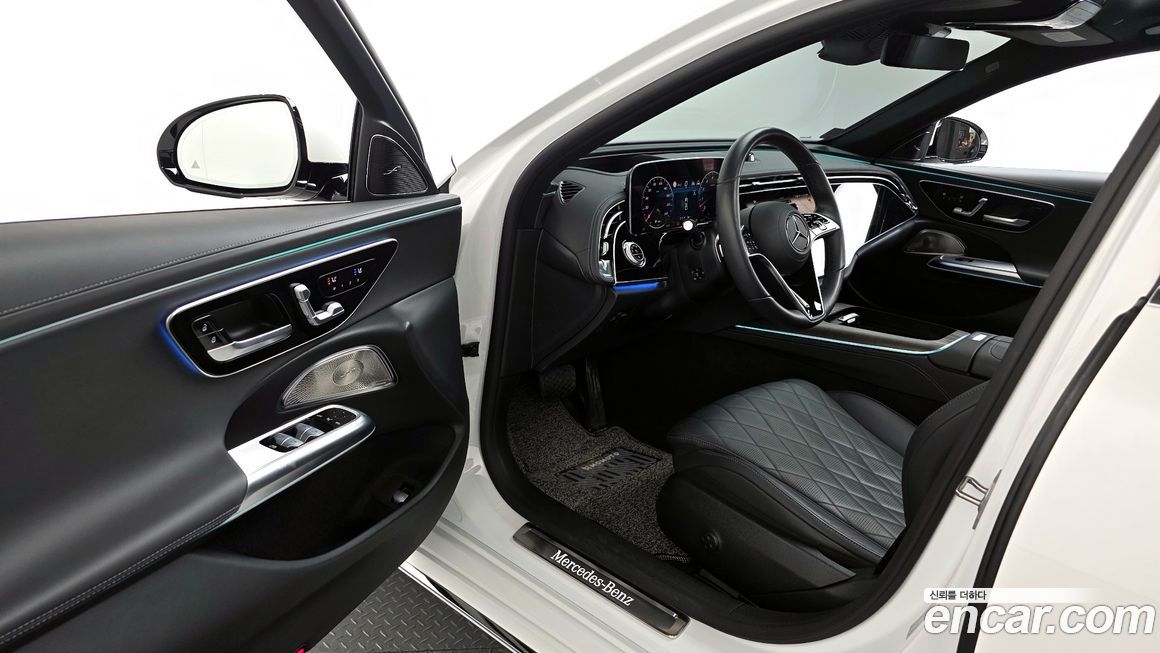 Mercedes-Benz E-Class 2024