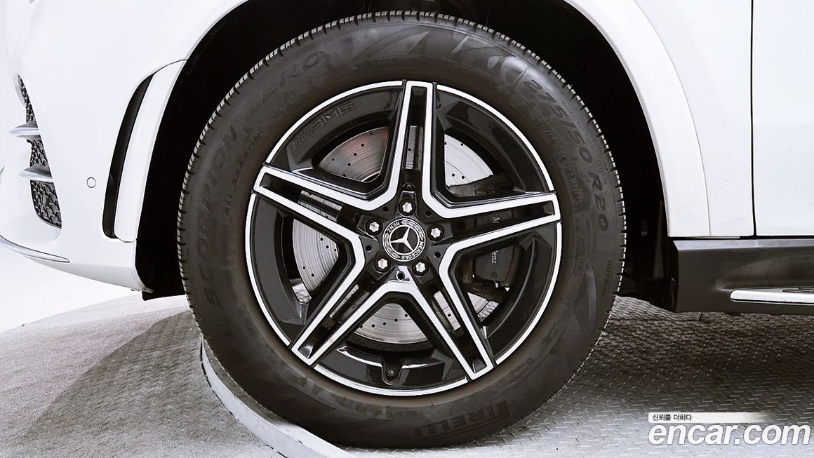 Mercedes-Benz GLE-Class 2021