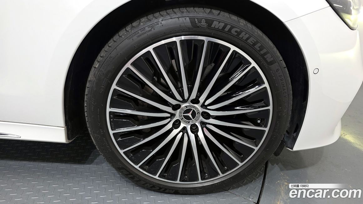Mercedes-Benz E-Class 2024