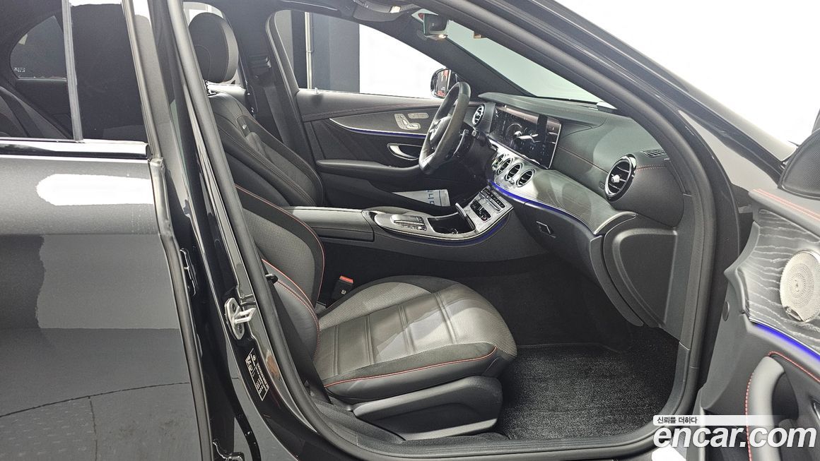 Mercedes-Benz E-Class 2023