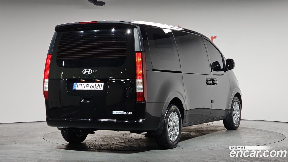 Hyundai Staria 2025