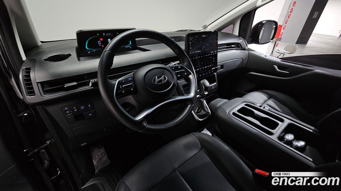 Hyundai Staria 2025