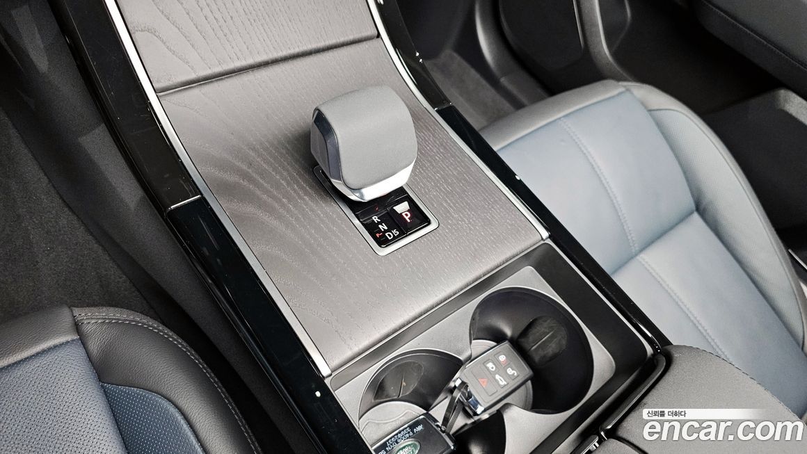 Land Rover Range Rover Velar 2024