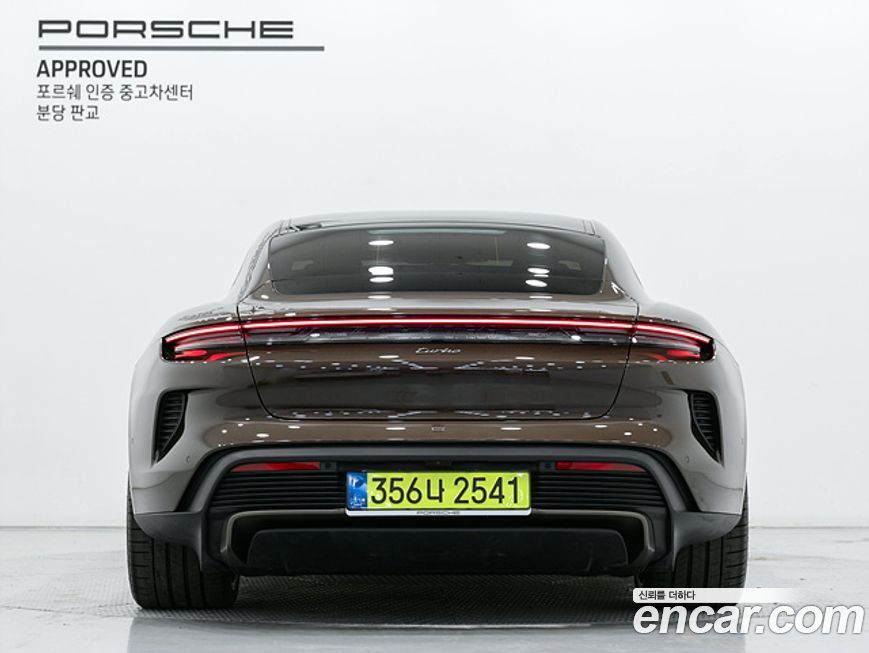 Porsche Taycan 2025