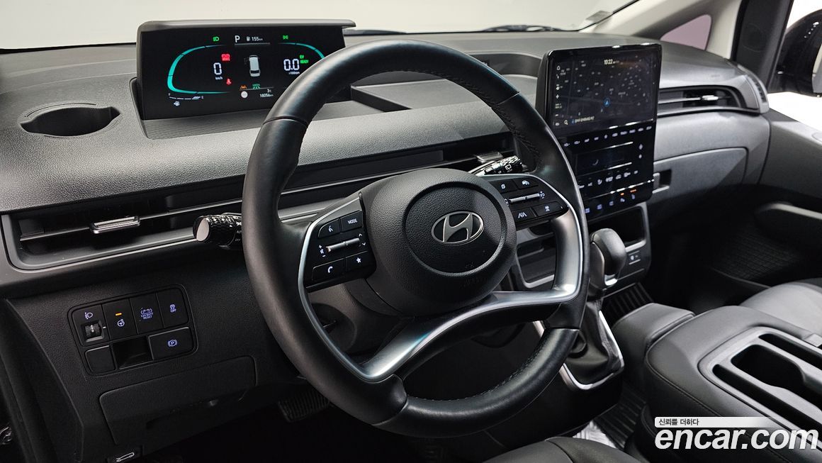 Hyundai Staria 2025