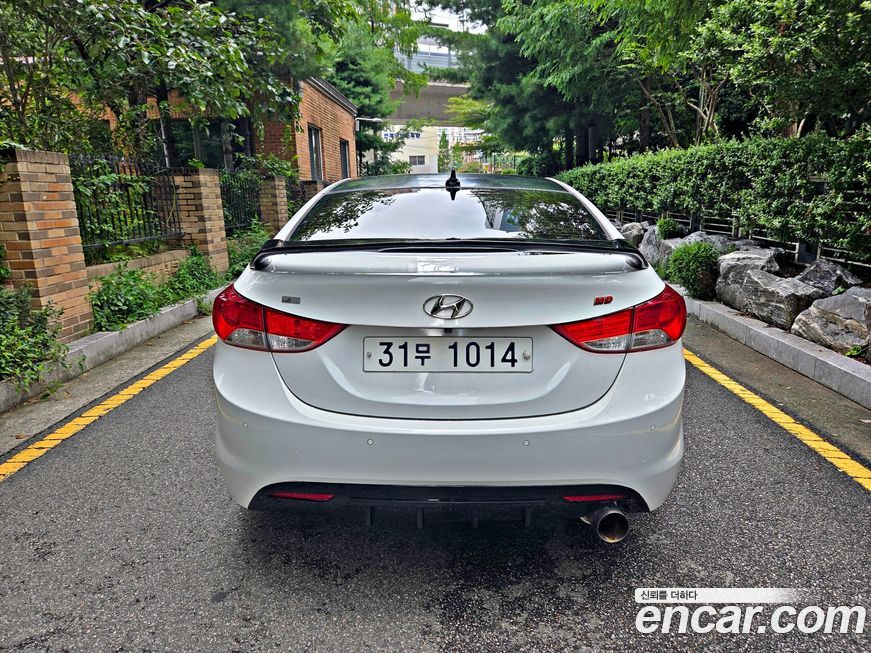 Hyundai AVANTE 2011